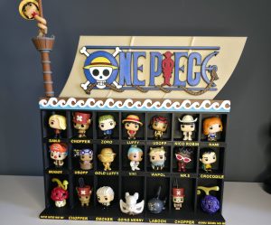 20260807_165136 ekspozytor na figurki One Piece